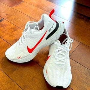 Nike React Infinity running shoes. Men’s 11. White/red